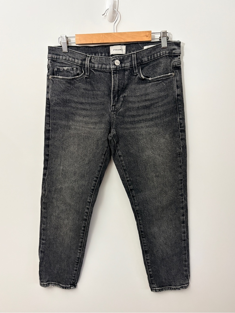 Frame Denim Le Garçon Crop High-Rise Jeans in Washed Black